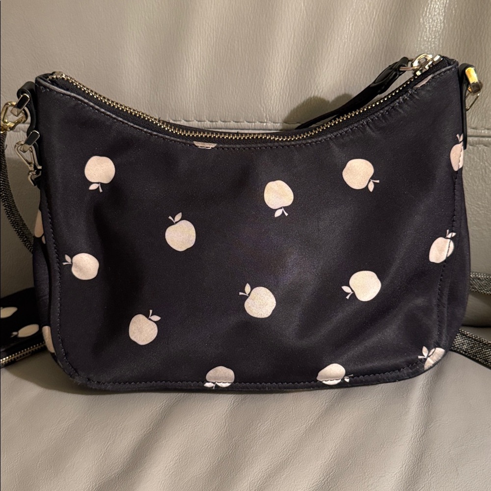 ⭐️HOST PICK⭐️ Kate Spade Black Apples Crossbody Bag with Pouch - Picture 4 of 9